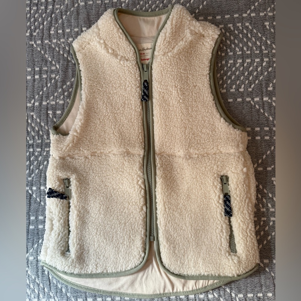 Hanna Andersson Faux Shearling Vest in Size 5